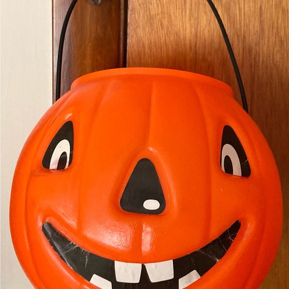 Vintage blow mold pumpkin bucket - Picture 2 of 9